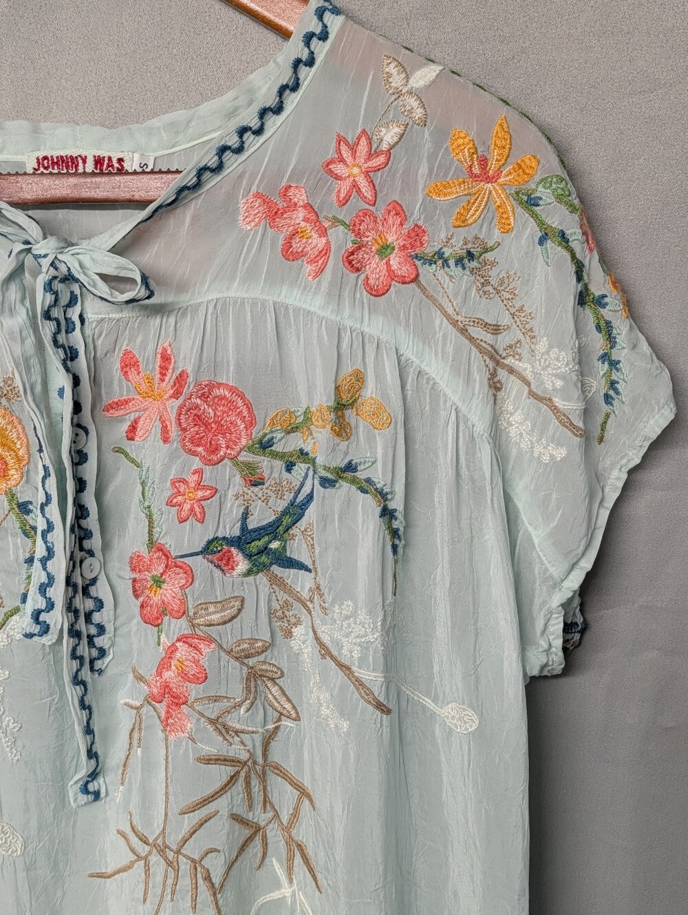 Johnny Was Aqua Tie-Neck Tunic with Flowers + Hummingbird Embroidery Size Small - Picture 3 of 14